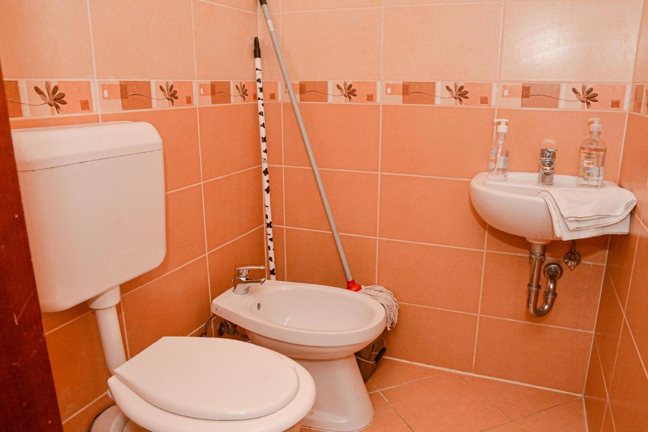 Apartman Otto ไฮจ์ดุสโซบอสโล ภายนอก รูปภาพ