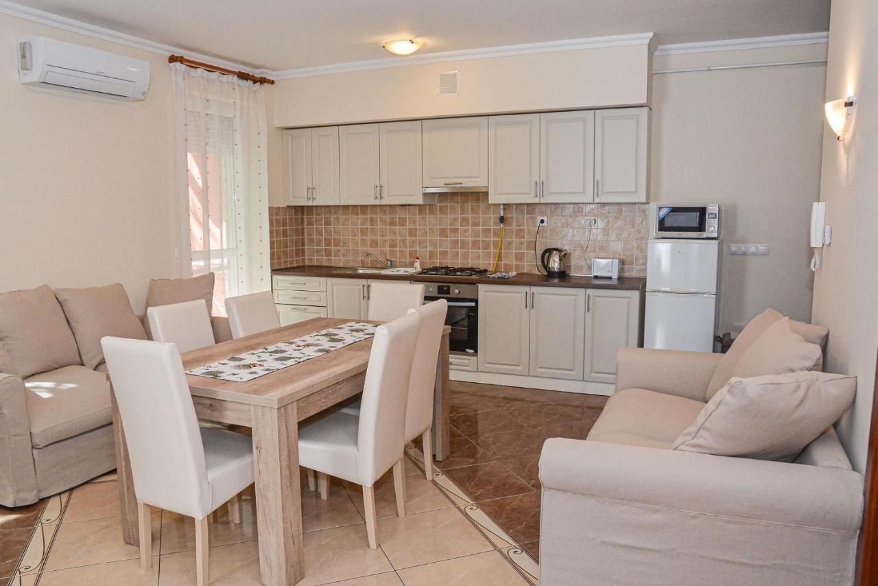 Apartman Otto ไฮจ์ดุสโซบอสโล ภายนอก รูปภาพ