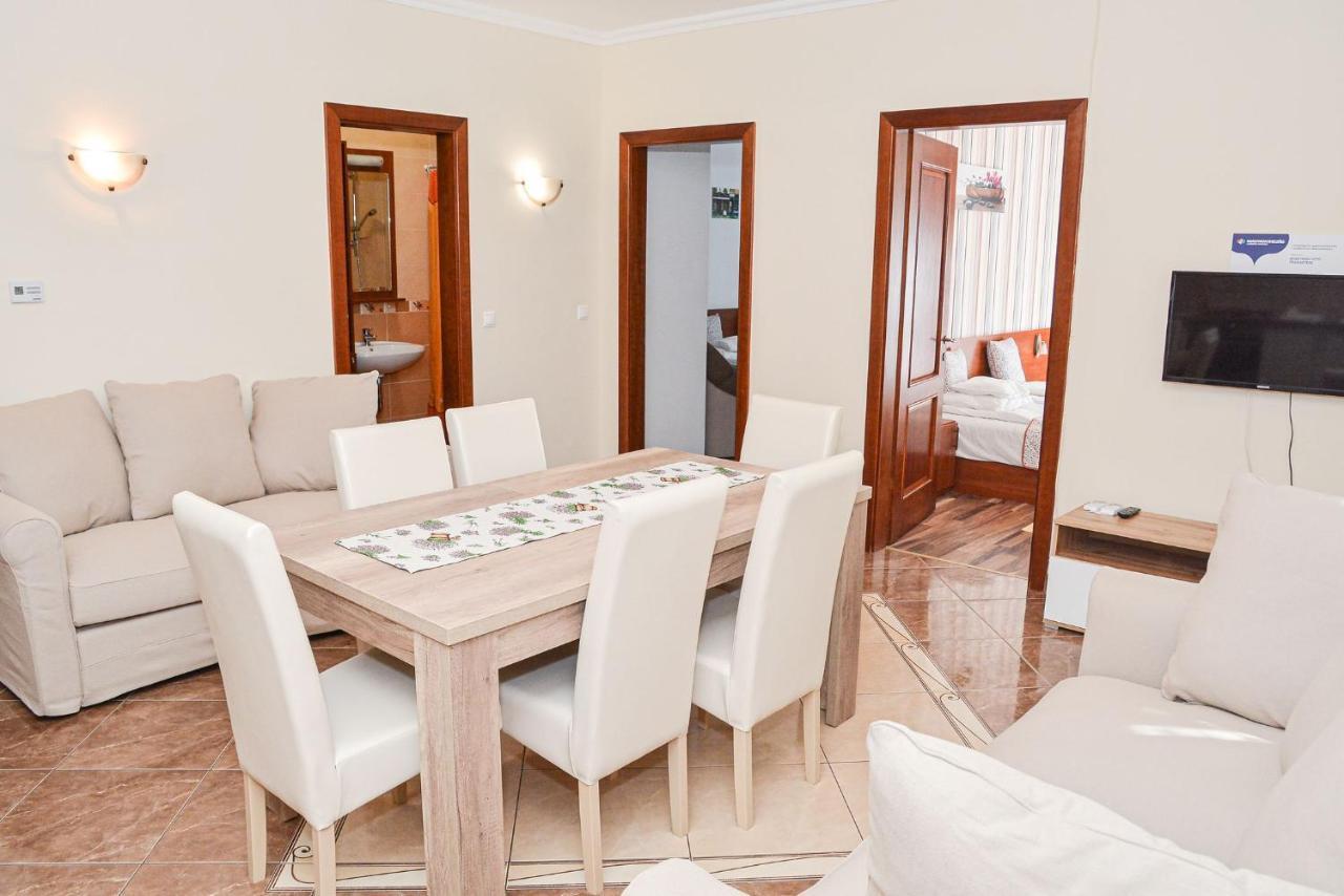 Apartman Otto ไฮจ์ดุสโซบอสโล ภายนอก รูปภาพ