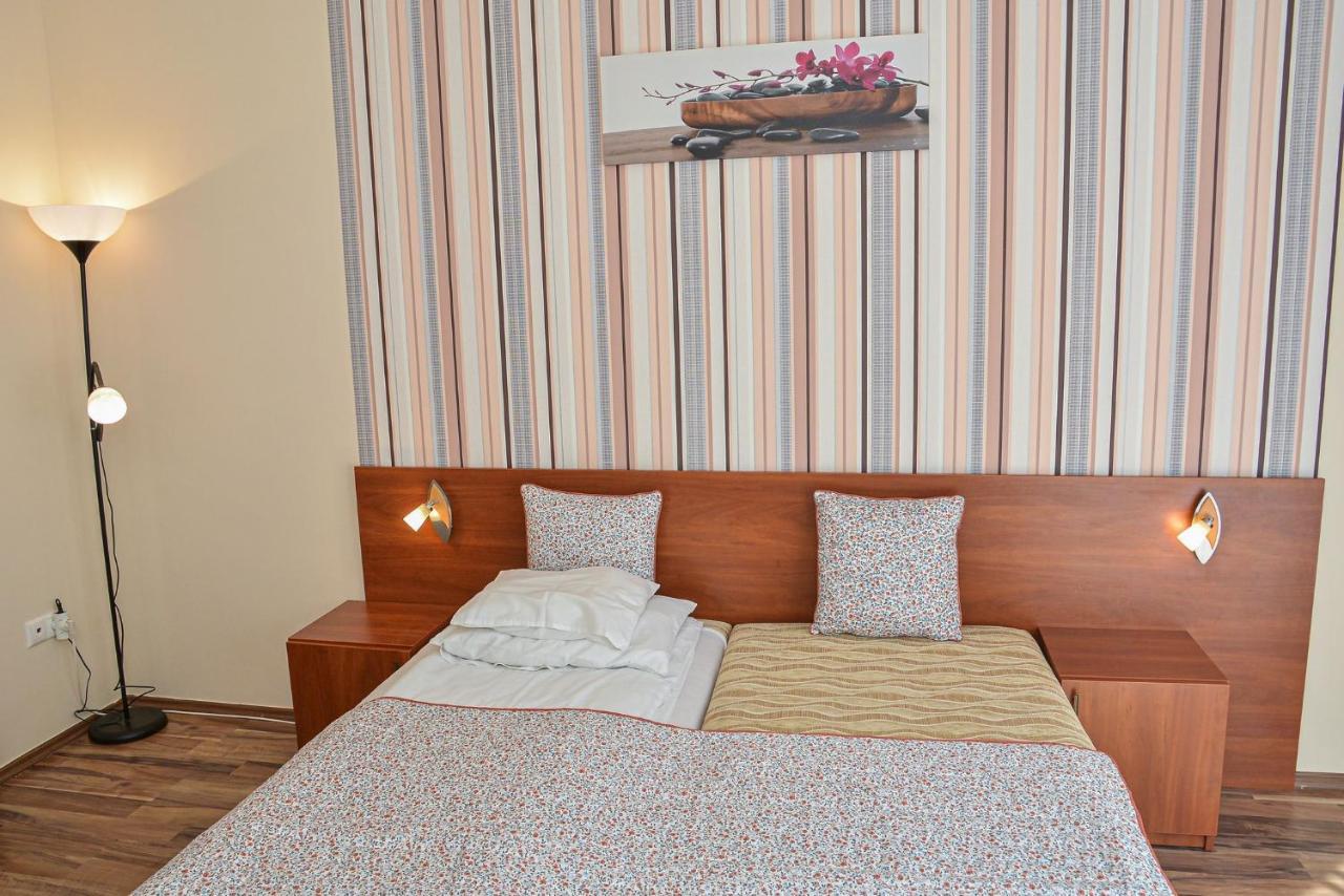 Apartman Otto ไฮจ์ดุสโซบอสโล ภายนอก รูปภาพ