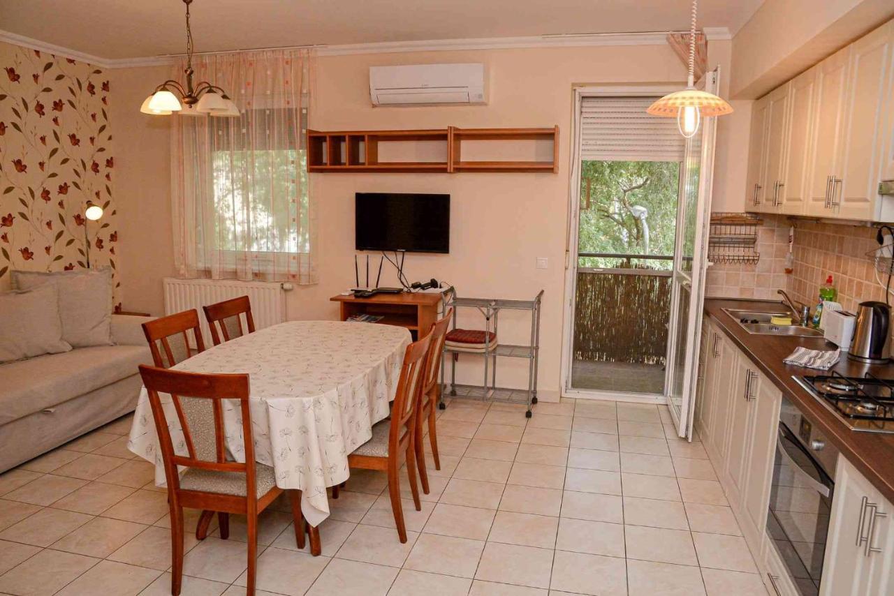 Apartman Otto ไฮจ์ดุสโซบอสโล ภายนอก รูปภาพ