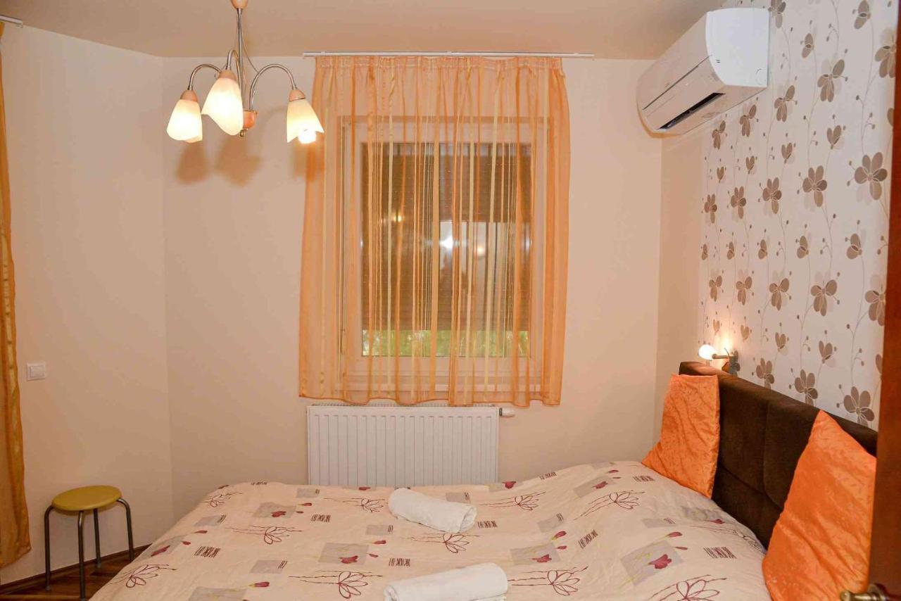 Apartman Otto ไฮจ์ดุสโซบอสโล ภายนอก รูปภาพ