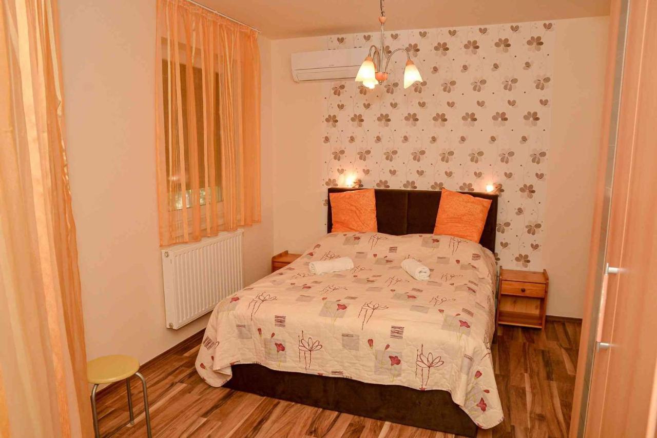Apartman Otto ไฮจ์ดุสโซบอสโล ภายนอก รูปภาพ